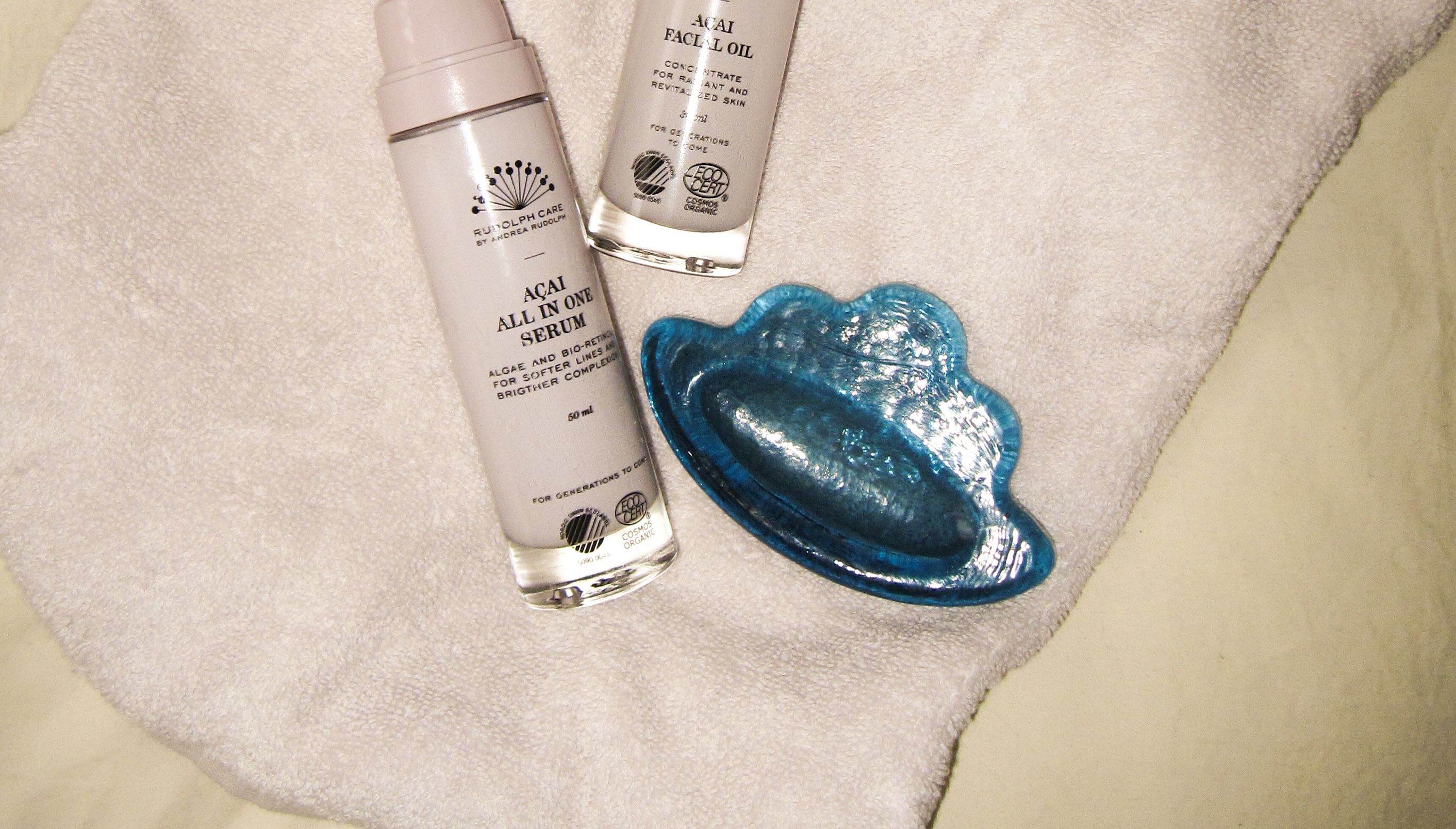 The gua sha acai facial oil